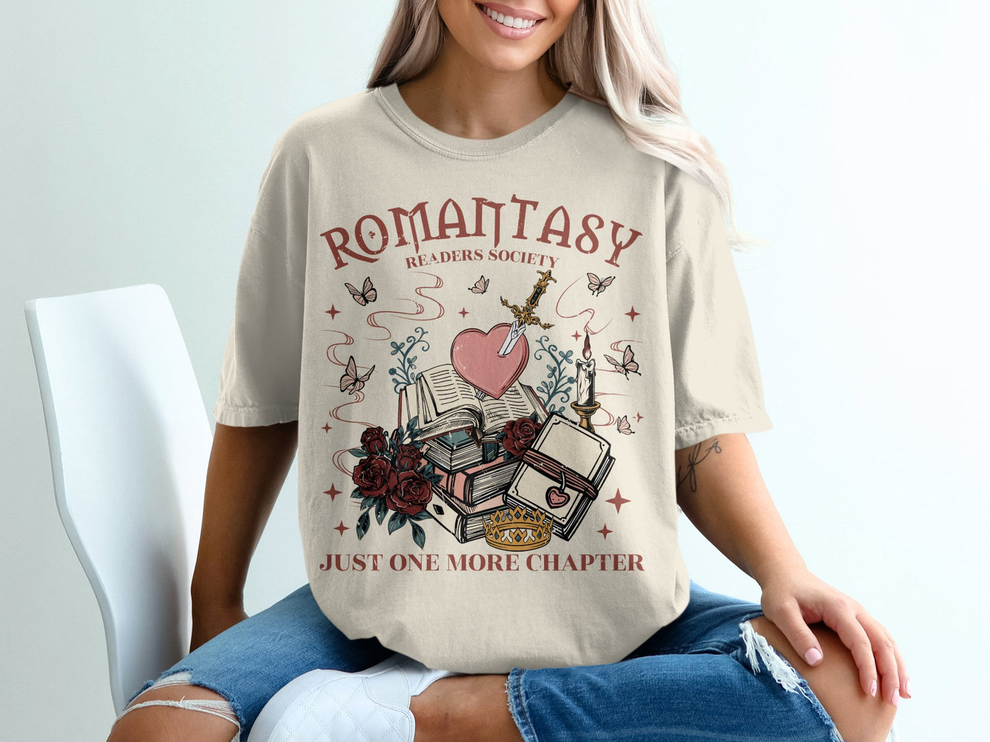 Romantasy Book Lover T-Shirt